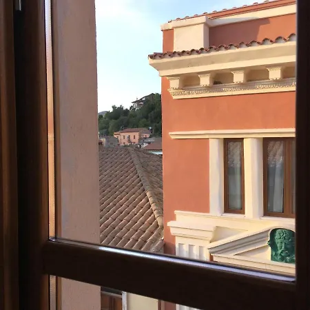 アパート Da Pedro Serviced - Attico In Corso Matteotti, Centro Storico Di *